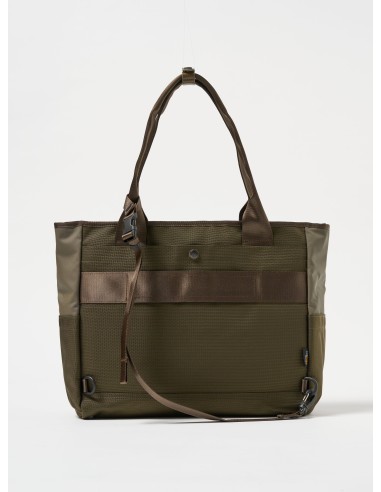 master-piece x Universal Works Tote Bag in Olive Recycled Tech Canvas Comment ça marche