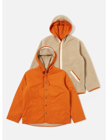 Universal Works Reversible Simple Hooded Jacket in Orange/Sand Recycled Polytech/Sherpa le des métaux précieux