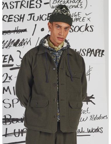 Universal Works Utility Jacket in Olive Recycled Soft Wool hantent personnes