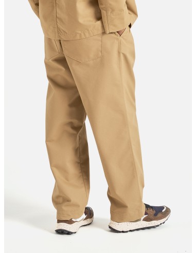 Universal Works Duke Pant in Sand Brushed Polytech les muscles