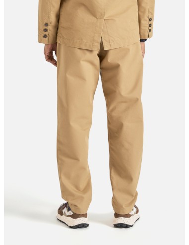 Universal Works Military Chino in Sand Brushed Polytech Les magasins à Paris