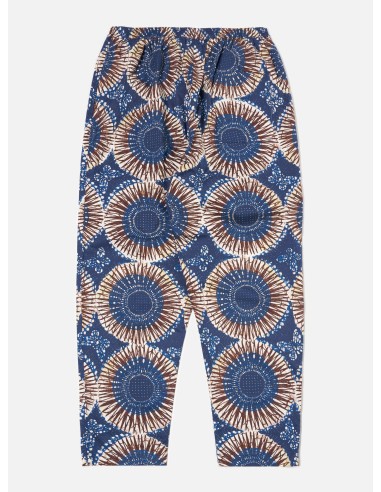 Universal Works Pyjama Pant in Navy Hokkoh Print l'évolution des habitudes 