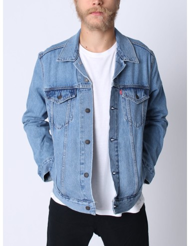 The Trucker Denim Jacket est présent 