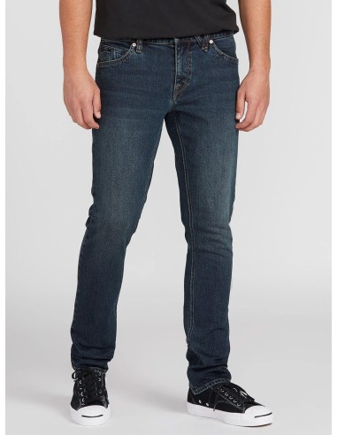 2X4 Skinny Fit Medium Blue Wash Jeans est présent 